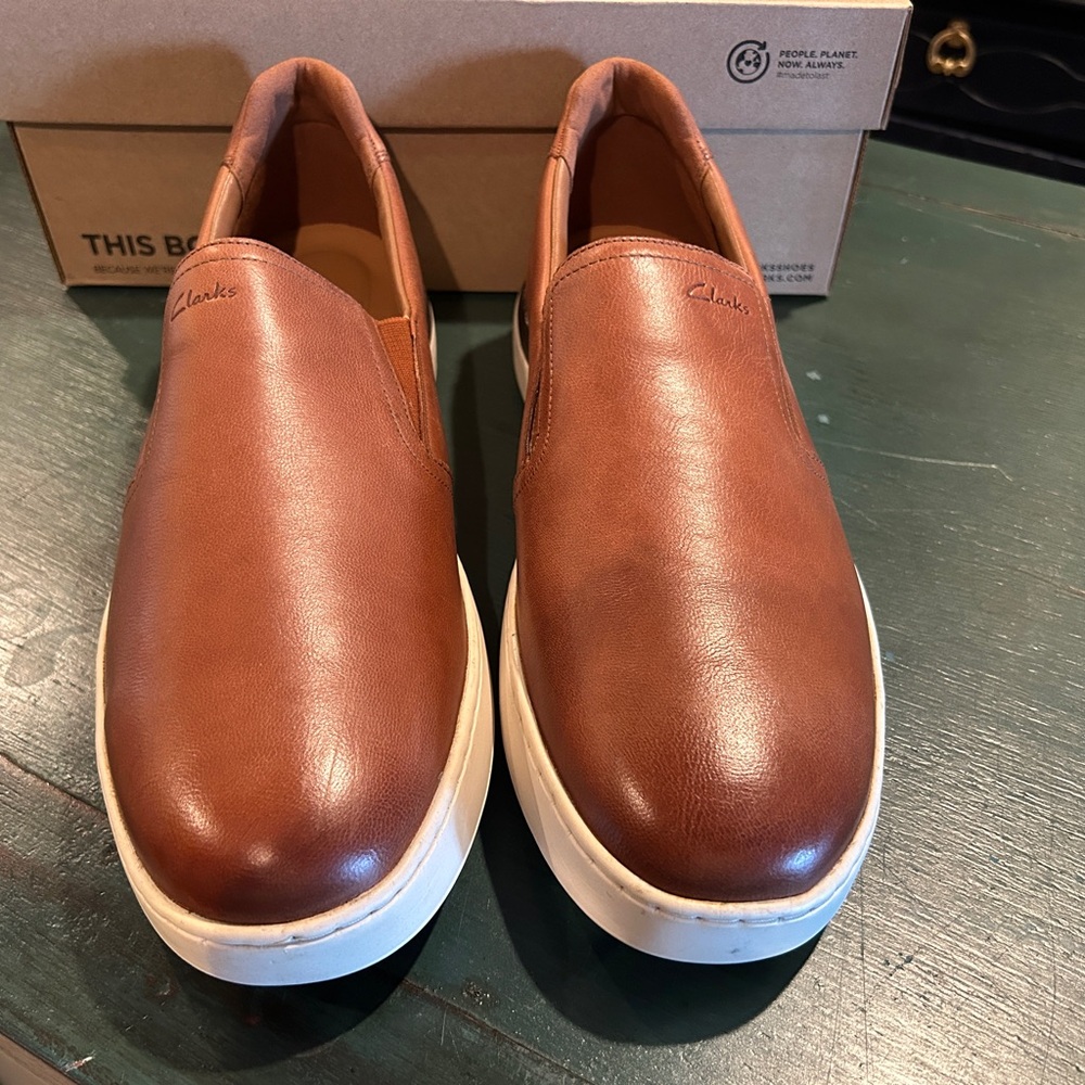 Clarks Men's 13 M Courtlite Slip Brown Leather Slip-On Shoes NWT